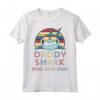 T-shirt Vintage Retro con Scritta Daddy Sharks per Papà Uomo - Maglietta Squalo Festa del Papà Natale 4 Luglio