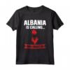 L'Albania sta chiamando e devo andare - Regalo albanese Maglietta per Amanti dell'Albania - Ideale come Souvenir di Vacanza
