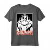 HapTiger Snow White Grumpy Streetwear Poster Maglietta - Officially Licensed Disney Apparel for Collectors - Limited Edition 17PRIN00075A-005