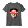 Rocket Man - Maglietta divertente Kim Jong Un Meme - Ideale per i sostenitori di Trump e gli amanti del design retrò