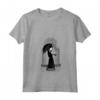 HapTiger Little Storm Cloud Nevermore Academy Gates Maglietta con Collo a V - Gothic Supernatural T-shirt for Men and Women - Officially Licensed Apparel