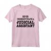 Never Underestimate a Judicial Assistant - Maglietta per Impiegati Legali - Ideale per Mostrare Apprezzamento