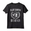 Flat Earth Believer Tshirt - Maglietta divertente per Scienziati Astrofisici - Regalo per appassionati della Terra Piatta e dello Spazio