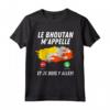 Bandiera del Bhutan Appelle e Je Dois Partir Bhutan Maglietta - T-shirt Calcio Viaggio Drapeau de Bhutan - Idee Regalo per il Viaggio