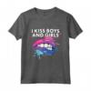 I Kiss Boys And Girls - Bisex Orgoglio Bisessuale LGBTQ+ Maglietta - Abbigliamento per Marcia dell'Orgoglio Arcobaleno