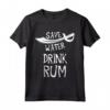 Bevitore di Rum - Risparmia Acqua Drink Rum Pirates Maglietta - Regalo Unico per Amanti dei Pirati e del Rum