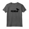 PUMbA Camicia - Sport Marca Logo Parodia - Maglietta Divertente Warthog - Ideale per Streetwear e Regalo Gag