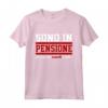 Frase Divertente Sono in Pensione - Regalo Auguri Uomo Donna Maglietta per il Pensionamento - Ideale per Nonni, Zii, Zie, Papà, Mamma, Mariti e Mogli