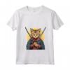 Donna Gatto Giapponese Ninja Kawaii Chausie Cat Samurai Maglietta con Collo a V - Design Vivido e Intricato - Perfetto per Appassionati di Gatti e Cultura Giapponese