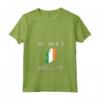 Donna Bandiera dell'Irlanda in Difficoltà Newbridge Pride Maglietta con Collo a V - Design Unico per Cittadini di Newbridge e Amanti dell'Irlanda