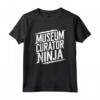 Curatore Museo Ninja Maglietta - Leggera e Divertente - Ideale per Appassionati di Musei