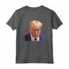 Foto segnaletica di Trump Maglietta - Design Satirico Leggero - Acquista Online per Sostenitori di Trump