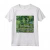 Monet's Water Lilies and Japanese Bridge Maglietta - Impressionism Artwork Tee - Ideal for Art Enthusiasts