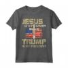 Jesus Is My Savior Trump Is My President - Funny Political Maglietta for Men and Women - Great Gift for Trump Supporters on Christmas or Birthdays