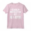Funny Easily Distracted By Hula Hooping - Hula Hooper Maglietta for Mom, Dad, Aunt - Great Gift Idea