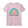 Felice Ultimo Giorno di Scuola Insegnante Bambini Laurea Arcobaleno Maglietta - Simpatico Regalo di Laurea per Bambini - Ideale per Celebrare l'Ultimo Giorno di Scuola