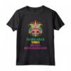 Merchandiser al Dettaglio Mardi Gras Vibes Maglietta - Souvenir Divertente per Feste e Sfilate a New Orleans