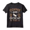 Cat Owner & Barista Motif - Coffee & Ocicat Cat Maglietta - Design Unico per Amanti dei Gatti Ocicat - Caffè e Ocicat Vibe