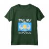 Donna Manta Gigante su Bandiera di Palau - T-shirt Collo a V con Design Grafico Polinesiano - Ideale per Appassionati di Palau e dell'Oceano