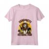 Donna Souvenir del Lion Africa Tourist del Parco Nazionale del Serengeti Maglietta con Collo a V - Esplora la Bellezza del Safari nel Parco Serengeti